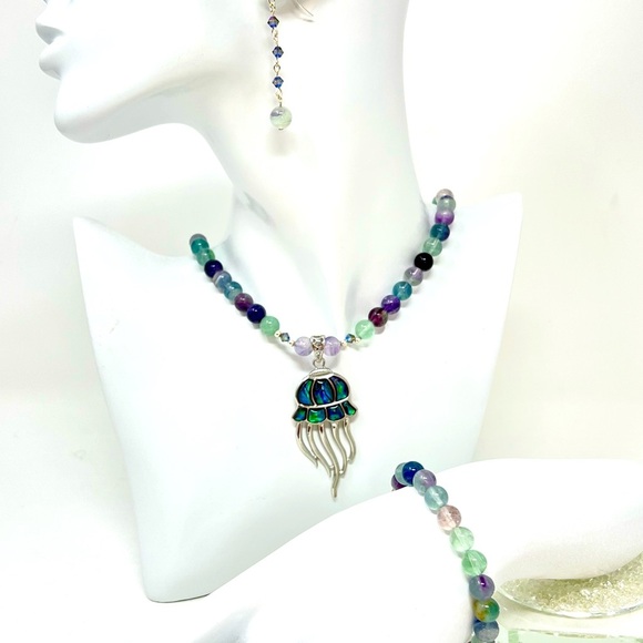 Squid penant with abalone insets on fluoride strand plus bracelet and earrings - Picture 1 of 6
